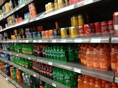 Nhà đầu tư ngoại đang đổ nhiều tiền vào ngành nước giải khát tại Việt Nam