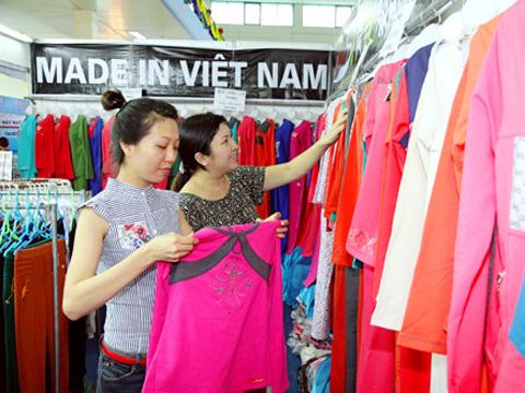 Mở lối cho hàng Việt