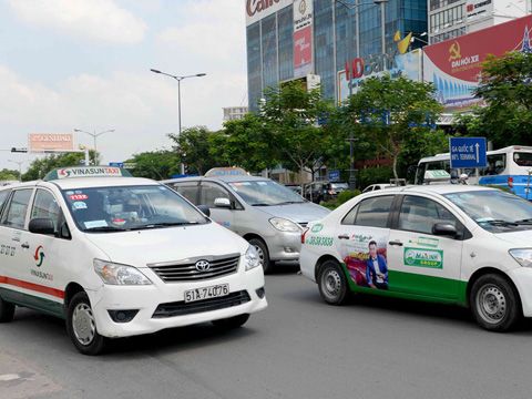 Taxi truyền thống thay đổi để cạnh tranh
