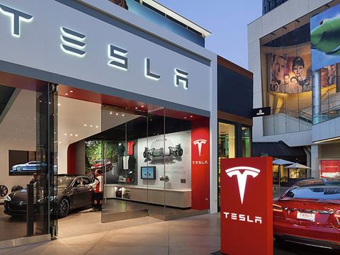 Tesla được dự đoán sẽ thành gã khổng lồ trị giá 700 tỷ USD