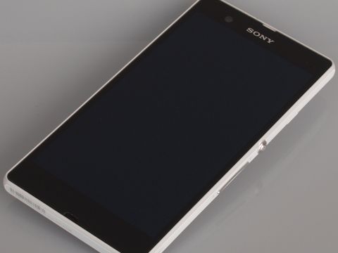 Hai thái cực của điện thoại Sony tại Việt Nam