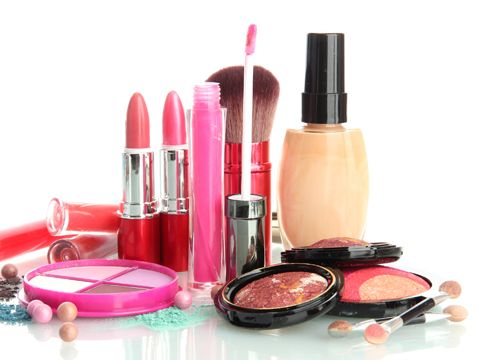 Thị trường mỹ phẩm: Hàng sản xuất trong nước quyết giành thị phần