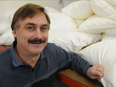 Câu chuyện thành công “phi lý” của vua gối MyPillow