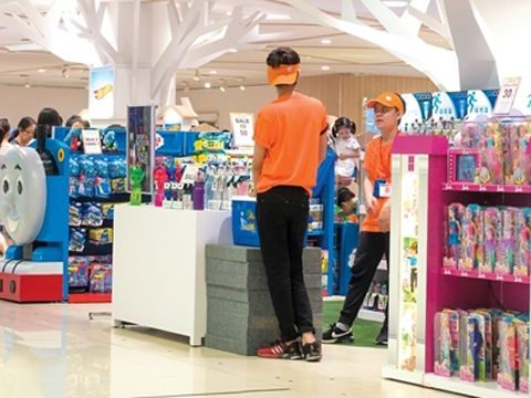 Vì sao cửa hàng đồ chơi đua mở chuỗi?
