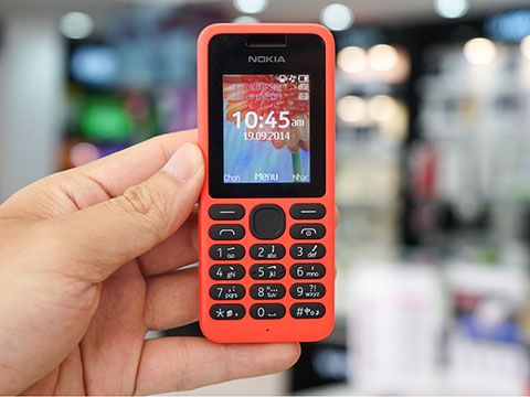 Điện thoại phổ thông vẫn chưa “chết”