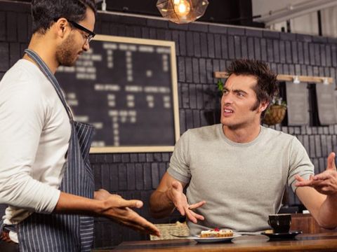 Làm sao để thổi bay cơn giận của khách hàng?