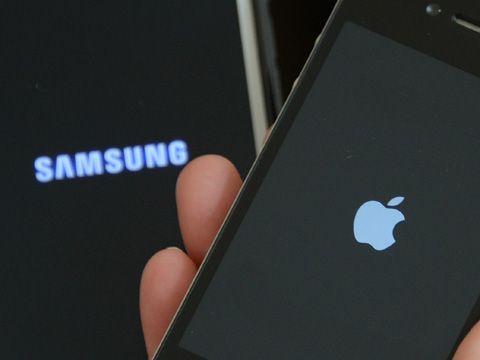 Apple đang giúp Samsung làm giàu