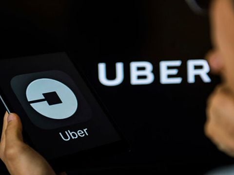 Uber - Cơ hội để lột xác thị trường vận tải hay “kẻ phá hoại“?
