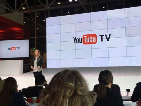 YouTube đạt 100 triệu giờ xem trên TV, cạnh tranh trực tiếp với các hãng truyền hình