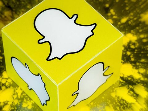 Snapchat - Thay đổi hay là chết?