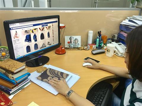 Bloomberg: Nhiều người Việt kinh doanh thành công nhờ Facebook