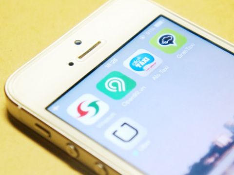 Các hãng taxi đua nhau mở ứng dụng gọi xe