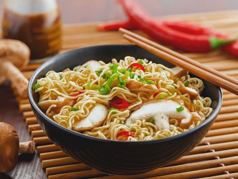 Mì ăn liền Việt “nhường sân” cho mì ngoại cao cấp