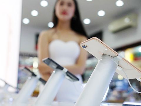 Điện thoại ngày càng đắt, giá trung bình tăng cao kỷ lục