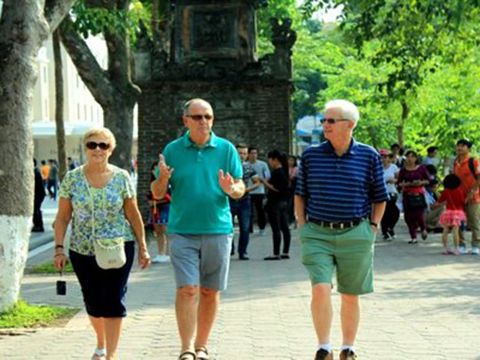 Du lịch Việt Nam sôi động ngày đầu năm