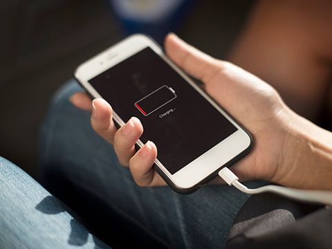 Bài học từ cách Apple xử lý sự cố pin iPhone