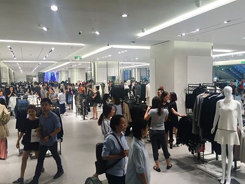 Thị trường bán lẻ TP HCM 2017: Cung tăng ít nhưng sôi động với H&M và Zara