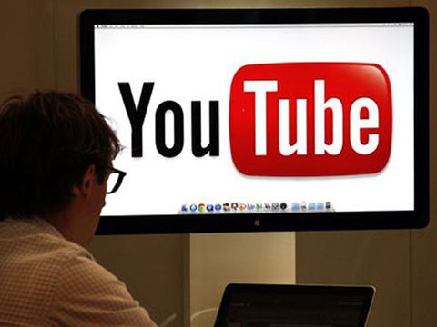 Nghệ sĩ kiếm tiền online bằng mạng xã hội như thế nào?