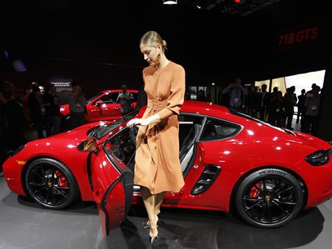 Porsche tuyên bố sẽ sản xuất xe bay tự hành