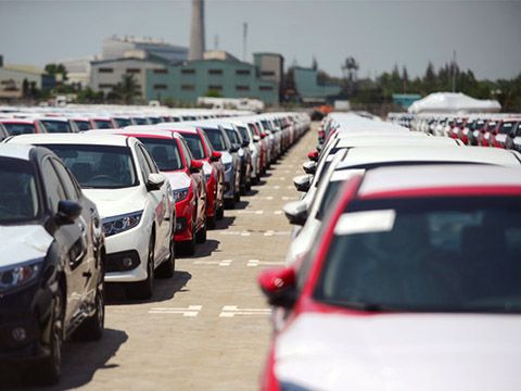 Ô tô nhập ồ ạt về nước: Giá xe sẽ giảm 15-20%?