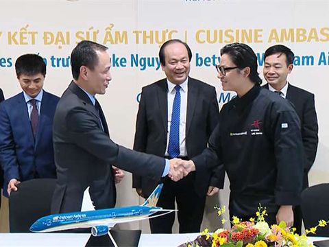 Cơ hội mới cho du lịch Việt nhìn từ hợp đồng của Vietnam Airlines và Luke Nguyễn