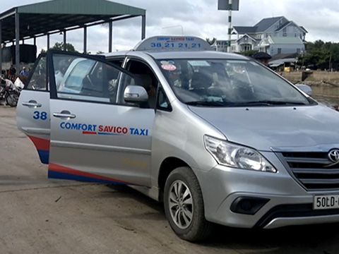 Khó cạnh tranh Uber, Grab, một hãng taxi ở Sài Gòn đóng cửa