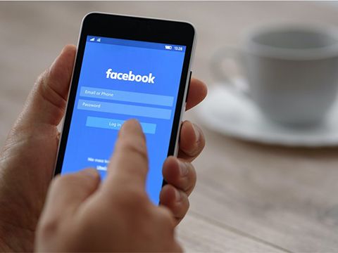 Người dùng Facebook có thể sớm phải trả tiền