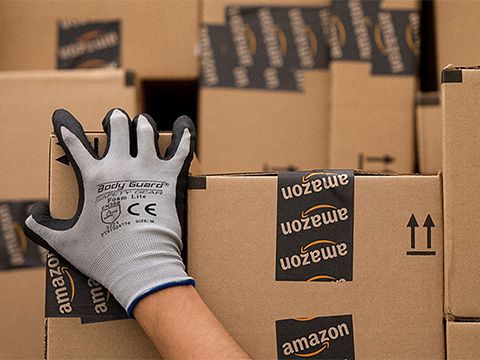 Amazon, Facebook, Alibaba mang bão thương mại điện tử đến càn quét kênh bán lẻ truyền thống Việt Nam