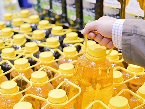 Thị trường dầu ăn: Nội ngoại đua tranh