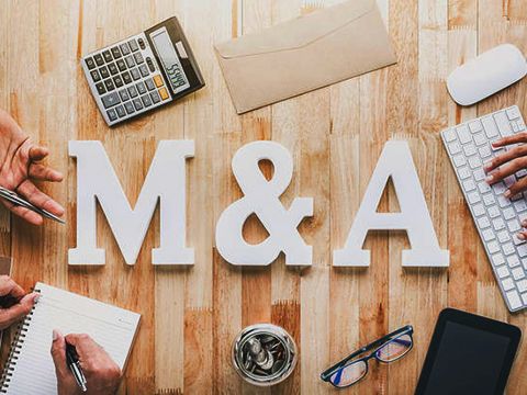 Những thương vụ M&A lội ngược dòng: “Ta” mua “Tây”