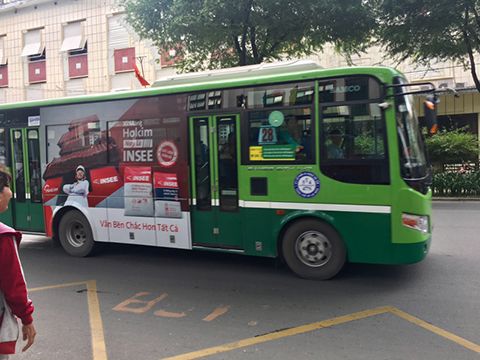TP.HCM đấu giá quảng cáo trên xe buýt