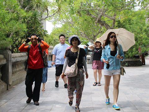 Hơn 9 triệu lượt khách quốc tế đến Việt Nam, tăng hơn 25%