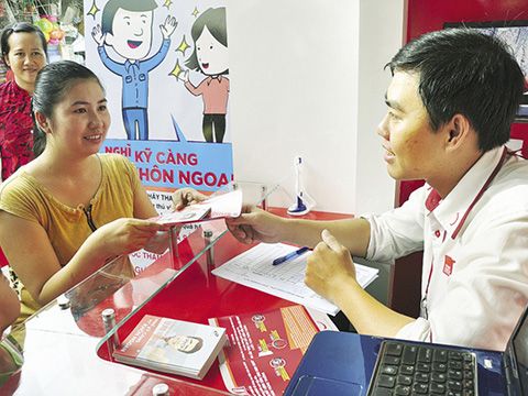 Tín dụng tiêu dùng: “Trăm người cho vay, vạn người nợ”