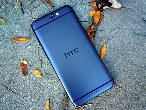 Nokia, BlackBerry “đội mồ sống dậy”, còn cửa nào cho HTC?