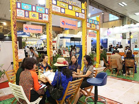 Người Việt mạnh tay chi tiền tỉ mua tour ở hội chợ du lịch