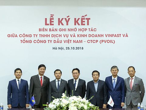 VinFast bắt tay với PV Oil triển khai trạm sạc và thuê pin cho xe điện