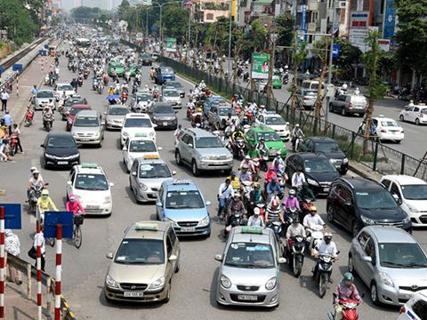 “Mặc đồng phục” cho taxi ở Hà Nội: Áo quần không quan trọng bằng cái chất