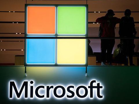 Sự hồi sinh và hành trình lật đổ Apple của Microsoft