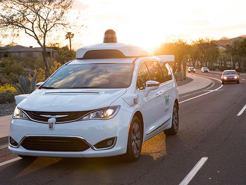 Đã có dịch vụ taxi không cần người lái đầu tiên trên thế giới