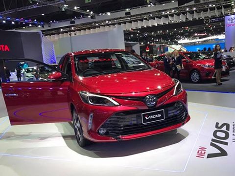 Tiêu thụ ô tô tháng 11 vượt 30.000 xe