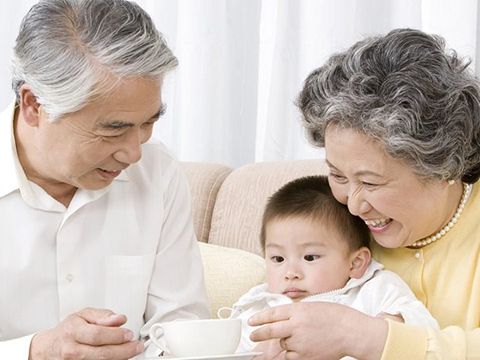 Khách hàng cao niên: Đây là lúc doanh nghiệp cần quan tâm
