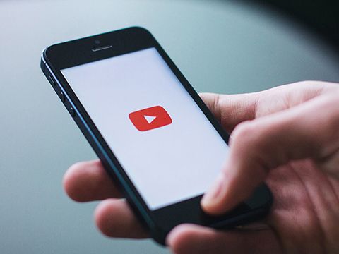 Ứng dụng YouTube thêm đề xuất tải xuống