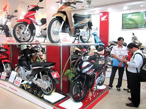 Thị trường xe máy sau Tết: Giá xe giảm, người tiêu dùng thờ ơ