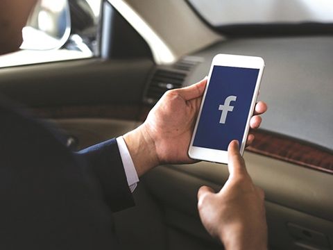 Khi doanh nhân chơi Facebook