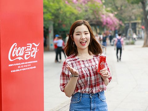 Cách duy nhất để sở hữu lon Coca-Cola song ngữ Anh - Hàn đã được tiết lộ…