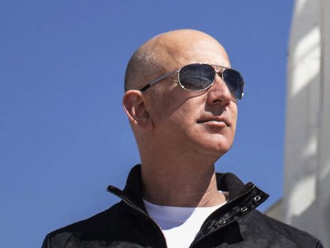 Jeff Bezos muốn đưa hàng tỷ người chiếm đóng vũ trụ