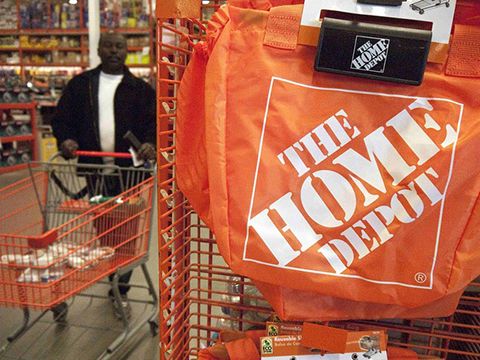Cải thiện trải nghiệm của khách hàng trong ngành bán lẻ: Bài học từ Home Depot