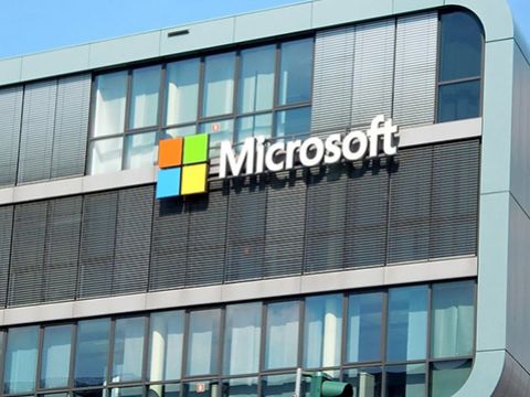 Cổ phiếu Microsoft lập kỷ lục, vốn hóa vượt 1.000 tỷ USD
