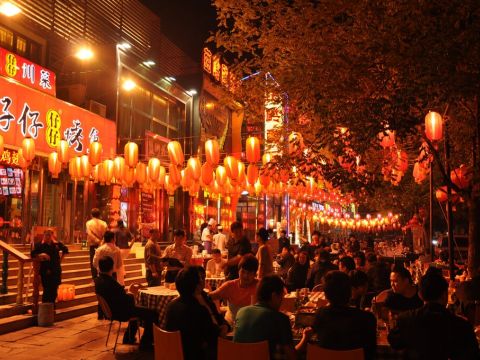 Làm gì để thúc đẩy kinh tế ban đêm?