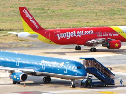 Ai đang vượt lên trong cuộc đua giữa Vietnam Airlines và Vietjet?